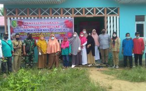 DESA SUNGAI NYIRIH KECAMATAN SELAKAU MELAKSANAKAN VAKSIN COVID -19 .