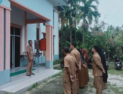 RUTINITAS APEL PAGI SENIN, TINGKATKAN DISIPLIN KERJA.
