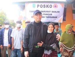 GUBERNUR KAL-BARAT KUNJUNGI DESA PANCUR PASCA BANJIR.