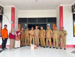 BPBD KABUPATEN SAMBAS SERAHKAN PAKET BANTUAN DAMPAK BENCANA BANJIR DI KECAMATAN TANGARAN