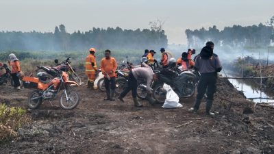 Asmanto : KARHUTLA DESA TEMPAPAN HULU KECAMATAN GALING MULAI PADAM
